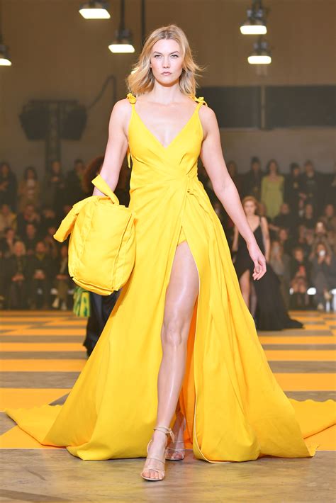 karlie kloss runway